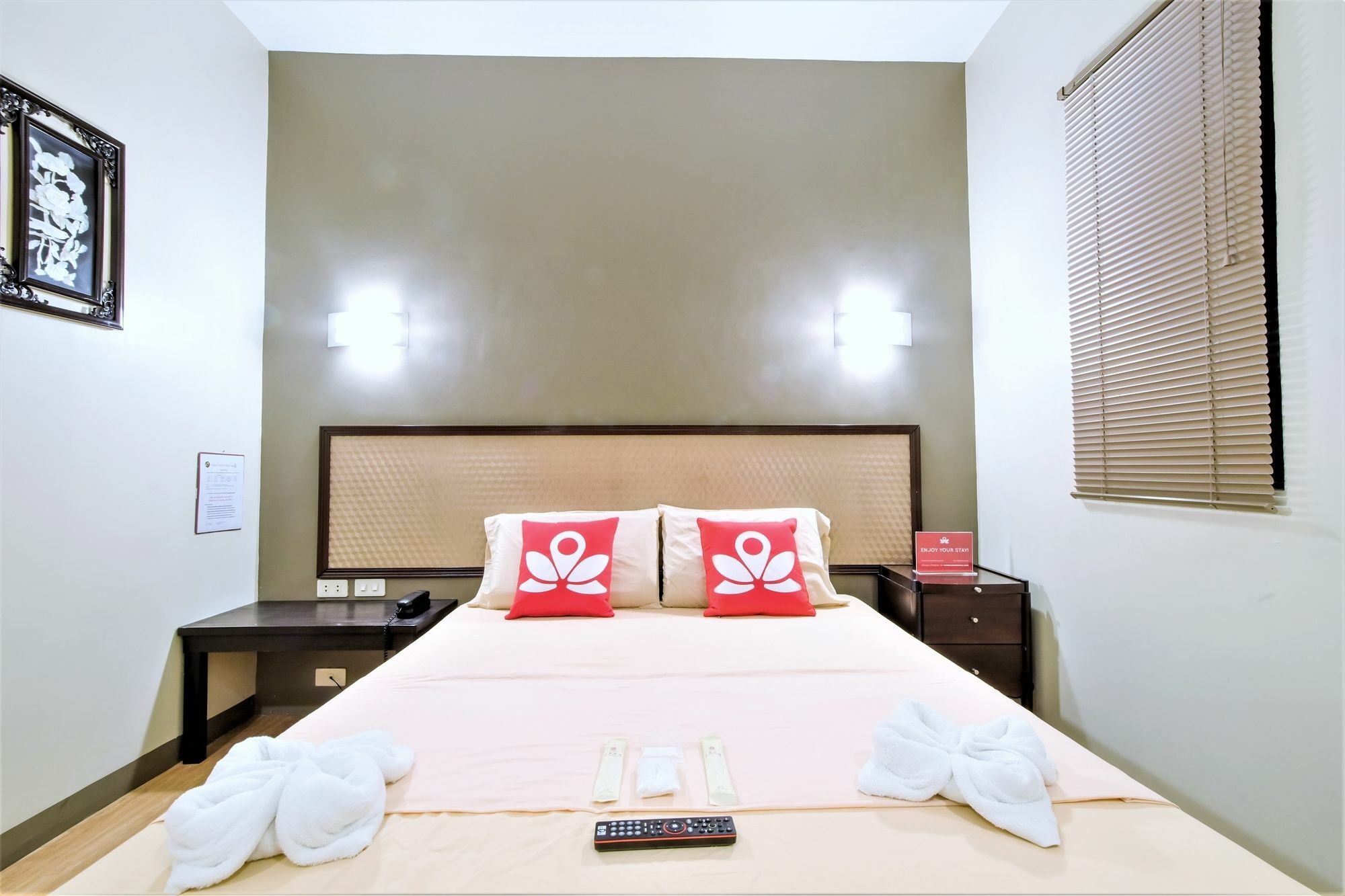 Zen Rooms Basic Aurora Πασάι Εξωτερικό φωτογραφία